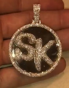 จี้ตัวอักษรแบบสามมิติทรงกลมประดับเพชรแบบ Iced Out สำหรับสร้อยคิวบาลิงค์ เงินแท้ 925 ประดับเพชร VVS1 มอยส์ซาไนต์ - Product Image 3