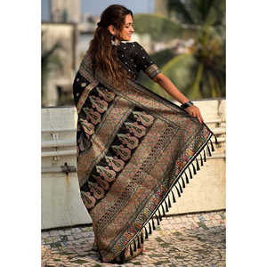 ผ้าไหมแคชเมียร์สีดำหยก ยี่ห้อ Elite Weaves พร้อมงานปักดิ้นทอง  ชุดส่าหรีแบบอินเดียและปากีสถาน น้ำหนัก 700 กรัม - Product Image 4