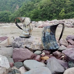 Mug à boire en corne de buffle fait main, style viking, durable, moderne, personnalisé, avec une prise en main parfaite, cadeau d'affaires, pour les fêtes de bière - Product Image 2