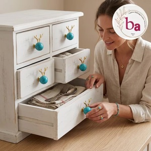 Poignée de meuble moderne en laiton et résine Ba, forme lapin, turquoise et or, multifonctionnelle, réglable, durable et écologique - Product Image 4