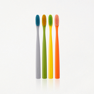 Cepillo de Dientes Coreano Smize Extra Suave con Cerdas de Grafeno Antibacterianas, Tamaño de Viaje, Ergonómico - Product Image 2