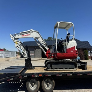 Mini-excavatrice professionnelle Takeuchi TB240 offrant une forte puissance de creusement, une mobilité compacte et des performances fiables - Product Image 2