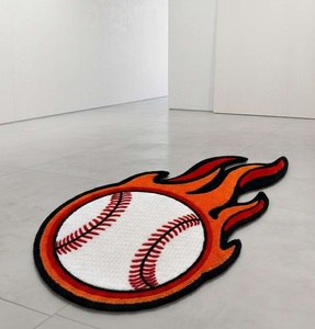 Alfombra de área única con diseño de béisbol, hecha a mano, con temática deportiva, en colores naranja, rojo y blanco, para decoración de sala de estar y dormitorio. - Product Image 1