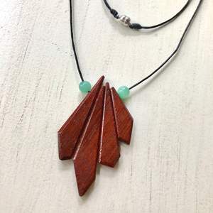 Accessoires de mode en cristal de luxe faits à la main pour femmes, collier en perles de bois écologiques, Inde RR ENTERPRISES - Product Image 3