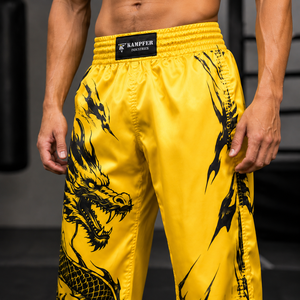 Pantalones de kickboxing de alto rendimiento hechos con tela transpirable de secado rápido para mayor movilidad. - Product Image 4