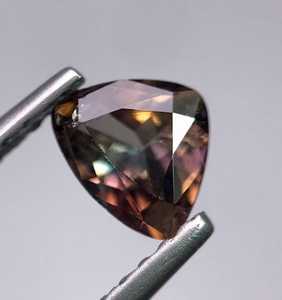 Axinite naturelle taillée du Pakistan, qualité supérieure, pierre précieuse marron-violet à facettes, pierre de bijoux en axinite, pierre précieuse en vrac - Product Image 3