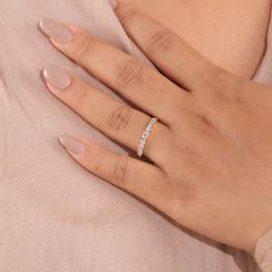 Anillo de Boda con Diamantes Cultivados en Laboratorio, Corte Esmeralda y Redondo, Anillo con Diamantes Engastados en Bisel, Anillo de Aniversario para Ella, Joyería de Diamantes - Product Image 2