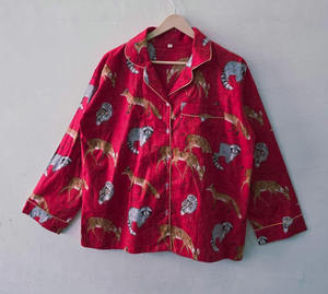 Ensemble de pyjama en coton imprimé animalier rouge, exquis et élégant, 100% coton respirant de qualité supérieure, séchage rapide, fabriqué à la main avec soin - Product Image 5