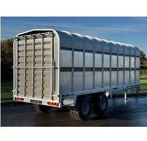 Remorque à bétail Kubota neuve en aluminium et acier, à double essieu, pour le transport agricole avec rails latéraux, capacité de 2340 kg - Product Image 3