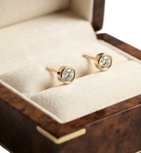 Pendientes Minimalistas con Diamantes, Oro Sólido de 10K, 14K, 18K, Diamantes Naturales Extraídos de la Tierra, Joyería Fina y Elegante para Uso Diario - Product Image 6