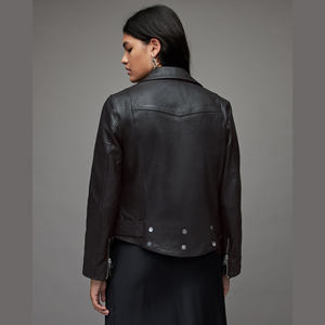 Veste de motard slim fit en cuir véritable imprimé écologique noir pour femme, vêtement d'extérieur tendance pour l'hiver, veste en cuir véritable pour femme - Product Image 2