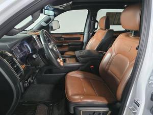 Voiture d'occasion fiable 2024 Ram 1500 Limited Longhorn Crew Cab 4WD 5.6 ft <span class=keywords><strong>SB</strong></span> - Product Image 3