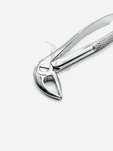 Forceps d'extraction dentaire Fig. 13 – Instrument de retrait des dents inférieures réutilisable en acier inoxydable de qualité médicale avec poignée moletée argentée - Product Image 2