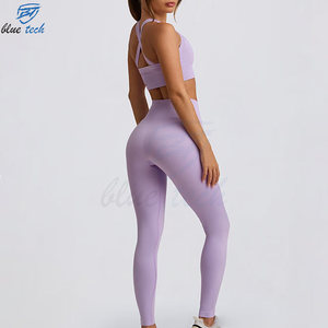 Ensemble de vêtements de yoga pour femmes avec impression de logo personnalisé, soutien-gorge de sport et leggings taille haute, vêtements de sport pour l'entraînement - Product Image 3