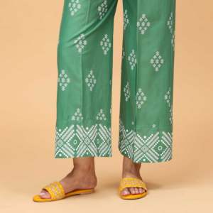 Pantalón Cambric Verde Mujer PS4510 Corte Recto con Diseño Adornado - Product Image 3