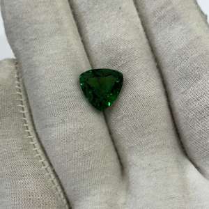 Exclusively Rare 5 Carat Plus Natural Tsavorite Trillion Cut Loose Gemstone Premium Green <b>Garnet</b> for Jewelry Wholesale AAA Grade - Product Image 5