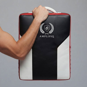 Bouclier d'entraînement professionnel en cuir pour MMA/Kickboxing, rembourrage en mousse robuste, poignées sécurisées, design léger, respectueux de l'environnement - Product Image 4