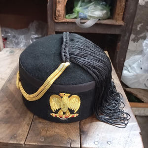 Chapeau maçonnique noir du 32e degré du Rite écossais avec broderie d'aigle à double tête et pompon doré - Product Image 4