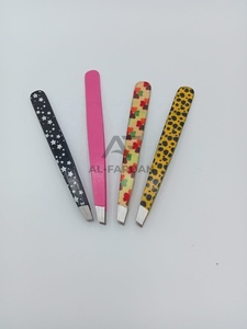 Pince à épiler pour sourcils en acier inoxydable japonais, à pointe carrée et biseautée, avec revêtement en papier, motifs personnalisés disponibles - Product Image 3