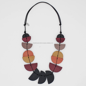 Joyería étnica de viaje, collar con colgante de resina de madera maciza, modelo y patrón de flores, estilo de hadas para regalos - Product Image 3