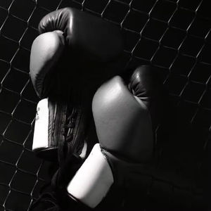 Gants de boxe à lacets de qualité supérieure, très demandés, avec logo personnalisé, en cuir de vachette, pour adultes, compétition, respirants - Product Image 6