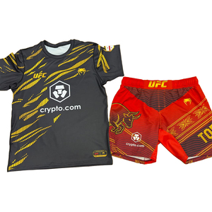 Kit de combat MMA pour hommes UFC, t-shirt noir, short rouge, impression par sublimation du logo, coupe régulière, respirant, 150 GSM, séchage rapide, vêtements d'arts martiaux - Product Image 1