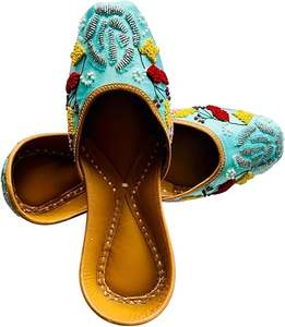 Khussas Tradicionales para Fiestas, Hechas a Mano, Ligeras, de Diferentes Colores, con Diseños Personalizados, Jutti Punjabi, MOQ Bajo - Product Image 3