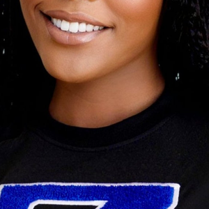 T-shirt décontracté en chenille Zeta Phi Beta Big Z pour femme, noir, avec lettres grecques brodées, pour sororité - Product Image 2