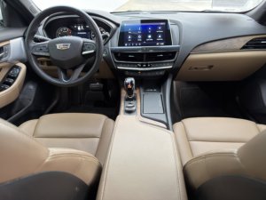 Sedán Cadillac CT5 Premium Luxury AWD 2024 Blanco con Asientos de Cuero - Product Image 2