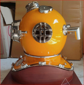 Casco de Buceo Amarillo Vintage, Figura Metálica Antigua de Buzo de Aguas Profundas, Adorno Coleccionable de Arte - Product Image 3