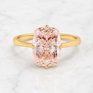 Bague de fiançailles de luxe pour femme en or jaune 14 carats, diamant blanc de laboratoire certifié IGI, taille Radiant 4,0 carats, couleur F, pureté VS1 - Product Image 4