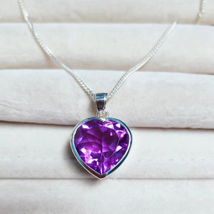 Colgante de Amatista Púrpura Natural Intensa con Corte Cojín, Plata de Ley 925, Regalo de Piedra de Nacimiento de Febrero para Niñas y Mujeres - Product Image 1