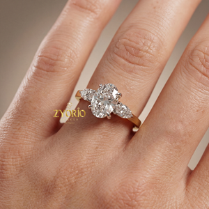 Anillo de Compromiso de Lujo con Diamante Ovalado de 1.20 Quilates Cultivado en Laboratorio, EF VS1, Plata de Ley, Anillo de Tres Piedras con Acento de Pera para Boda - Product Image 4