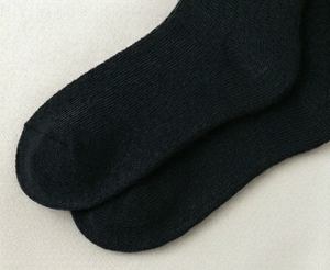 Chaussettes ras du cou pour femmes, noires unies, tricotées, respirantes, pour usage quotidien, longueur standard, automne - Product Image 2