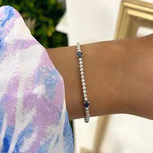 Ensemble de bracelets tennis Buttercup avec fermoir boîte, chaîne superposable de 7 pouces en or massif 14 carats, saphir bleu ovale, style classique, bijoux de mariage - Product Image 5