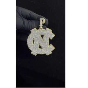 Colgante Hip Hop de Plata 925 de la Mejor Calidad con Moissanita de Corte Brillante, Piedra Resistente a Arañazos de Alta Dureza, Joyería Urbana de Lujo para Hombre - Product Image 1