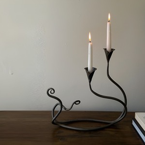 Candelabro de Metal con Acabado Negro Romántico de Alta Gama para Decoración de Bodas, Hogar y Hoteles - Product Image 3