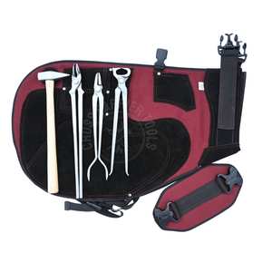 Kit de herramientas de herrador con delantal, martillo de clavos, tenaza para calzado de cabeza redonda, tenaza para calzado con cabezal de crimpado lateral y extractor de calzado - Product Image 1