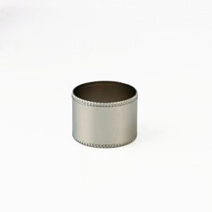 Vente en gros de ronds de serviette en métal massif, meilleure vaisselle, porte-serviettes de table avec design royal, nouvelle finition argentée pour la décoration intérieure - Product Image 1