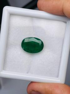 Esmeralda Natural de Zambia, Corte Ovalado, 8.10 Quilates, Calidad AAA, Certificación IGI, Brillo Excelente, Color Verde Agradable, Corte Perfecto, Precio Económico - Product Image 6