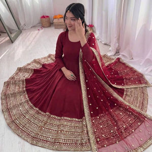Robe Anarkali en soie romaine de qualité supérieure, coupe évasée de 70 mètres, avec manches longues et bas en crêpe naturel, prête à porter - Product Image 1