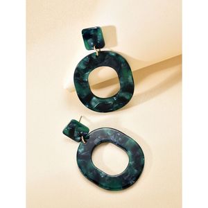 Boucles d'oreilles en résine faites à la main de luxe, design élégant et durable pour les fêtes, les tenues décontractées, accessoires de bijoux artistiques - Product Image 2