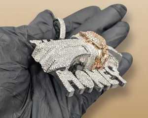 จี้ห้อยคอแบบฮิปฮอปหรูหรา ชุบทอง ประดับเพชรแบบ Iced Out ตัวอักษรตามสั่ง เงินแท้ 925 ประดับเพชร VVS มอยส์ซาไนต์ สำหรับผู้ชาย - Product Image 3