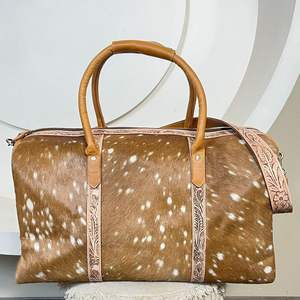 Nuevas Bolsas de Viaje Grandes de Cuero Genuino con Pelo Natural y Grabado, de Alta Calidad, para Unisex - Product Image 4