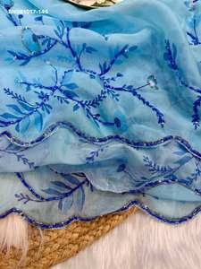 Conjunto de Saree y Blusa de Seda Tebby con Estampado Floral y Bordado Cutdana - Colección Premium de Aspecto Elegante - Moda Femenina - Product Image 3