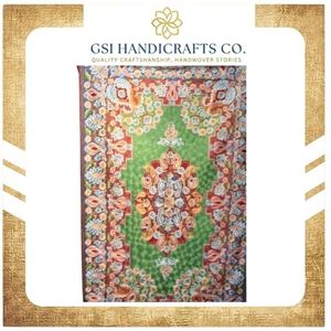 Tapis rectangulaire Oriental Medallion, vert et rouge, motif floral, noué à la main, en laine et polyester, poils moyens, avec envers antidérapant en caoutchouc - Product Image 2