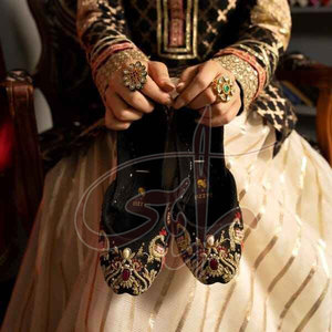 Vente Flash : Khussa Femme en Velours, Semelle Antidérapante de Haute Qualité, Faite à la Main, Prix Abordable, Quantité en Gros - Product Image 4