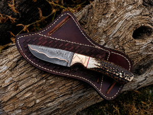 Nuevo Cuchillo de Caza Estilo Vaquero de 8.5 Pulgadas con Hoja de Acero Damasco y Cobre Cu-Mai, Fabricación Artesanal, Punta Caída, con Empuñadura de Asta de Ciervo - Product Image 6