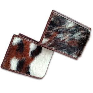 Portefeuille en cuir de vachette fait main durable pour homme, portefeuille en cuir à poils, design fin, portefeuille à deux volets, cuir de qualité supérieure - Product Image 2