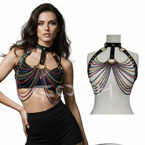 Fabricant sur mesure de harnais en similicuir noir et chaîne métallique arc-en-ciel - Product Image 3